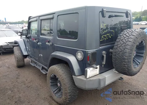 2008 Jeep Wrangler Unlimited Sahara z USA, uszkodzony, nr VIN 1J4GA59118L574387